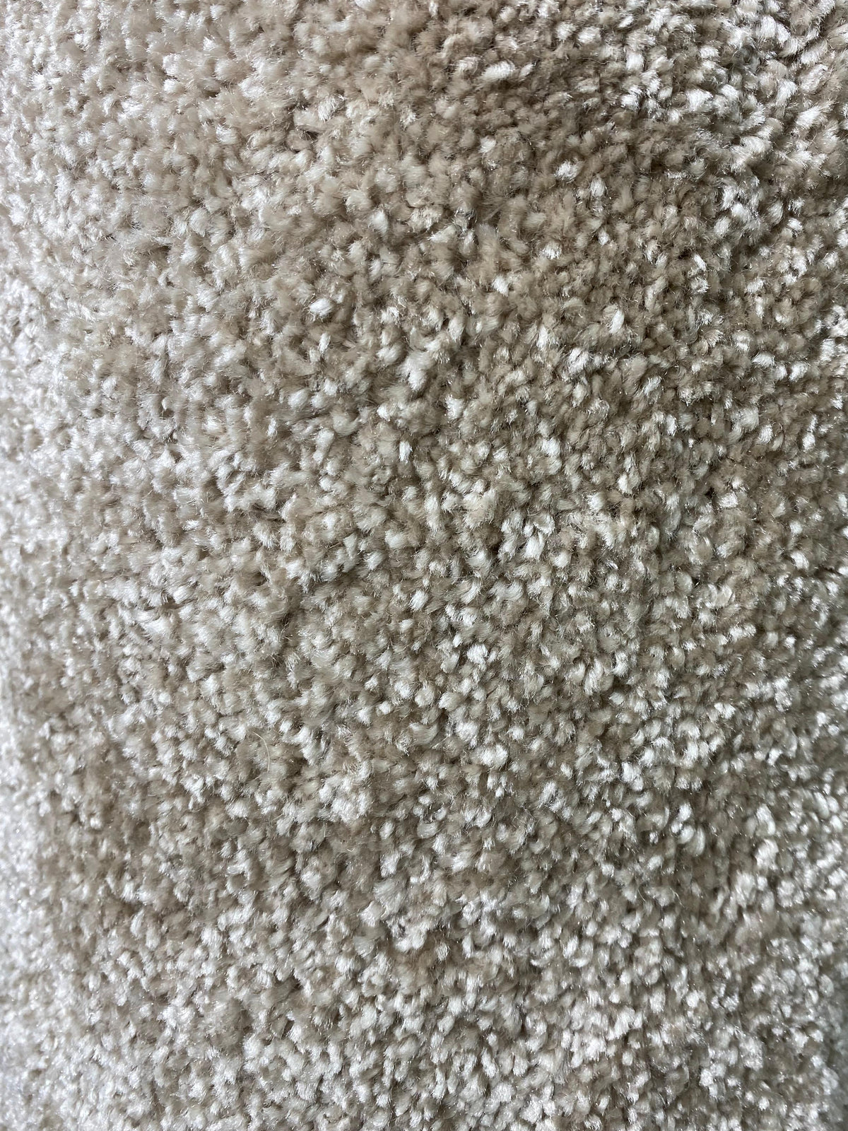 Luxurious Carpet – Plush Comfort & Bold Elegance