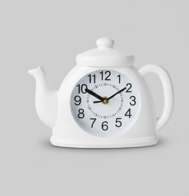 Teapot Wall Clock – Quartz Timepiece in White & Red Variants