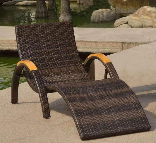 Rattan Chaise Lounge - Brown Wicker Outdoor Lounge Chair with Wood Armrests
